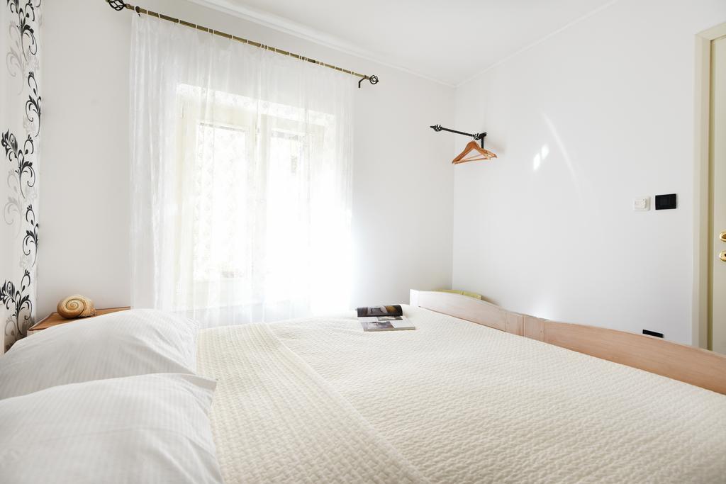 Apartments Kokolo ชิเบนิก ห้อง รูปภาพ
