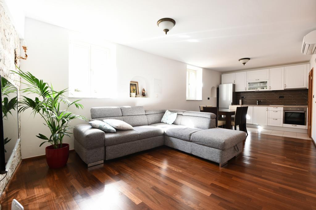 Apartments Kokolo ชิเบนิก ห้อง รูปภาพ
