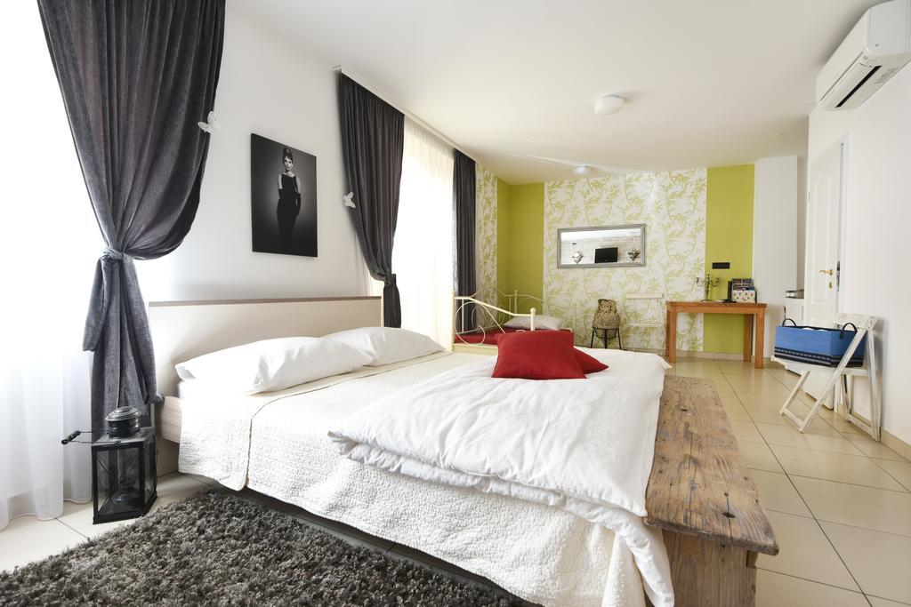 Apartments Kokolo ชิเบนิก ห้อง รูปภาพ