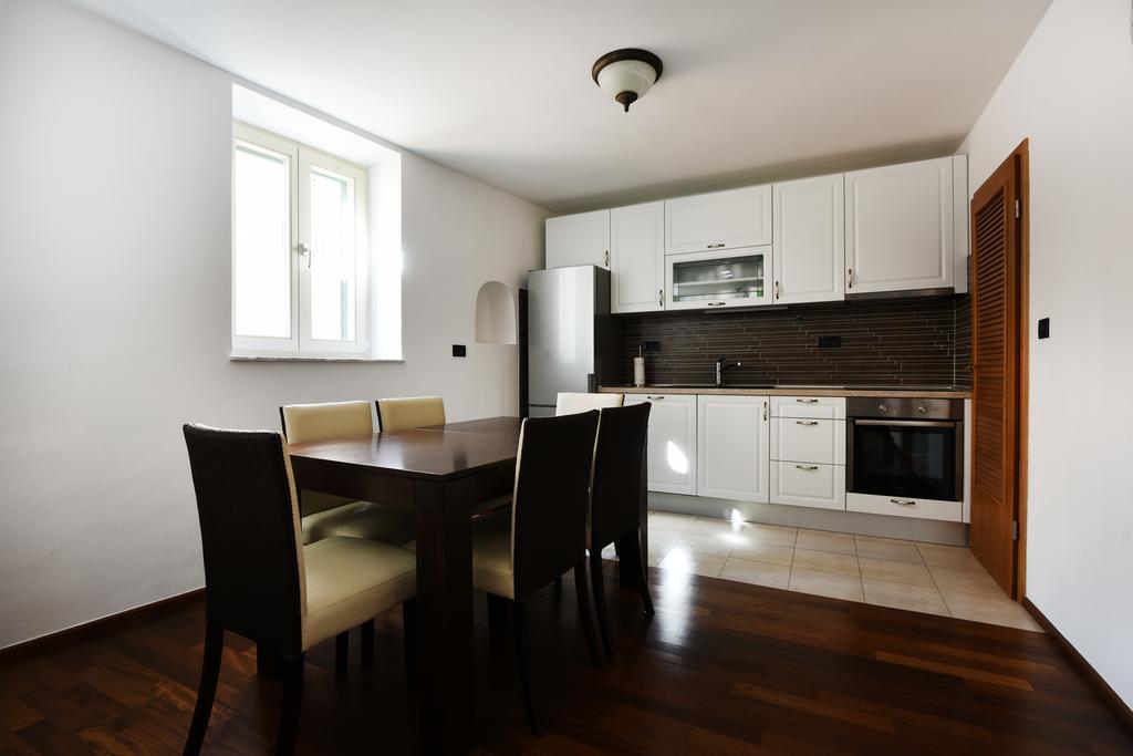 Apartments Kokolo ชิเบนิก ห้อง รูปภาพ